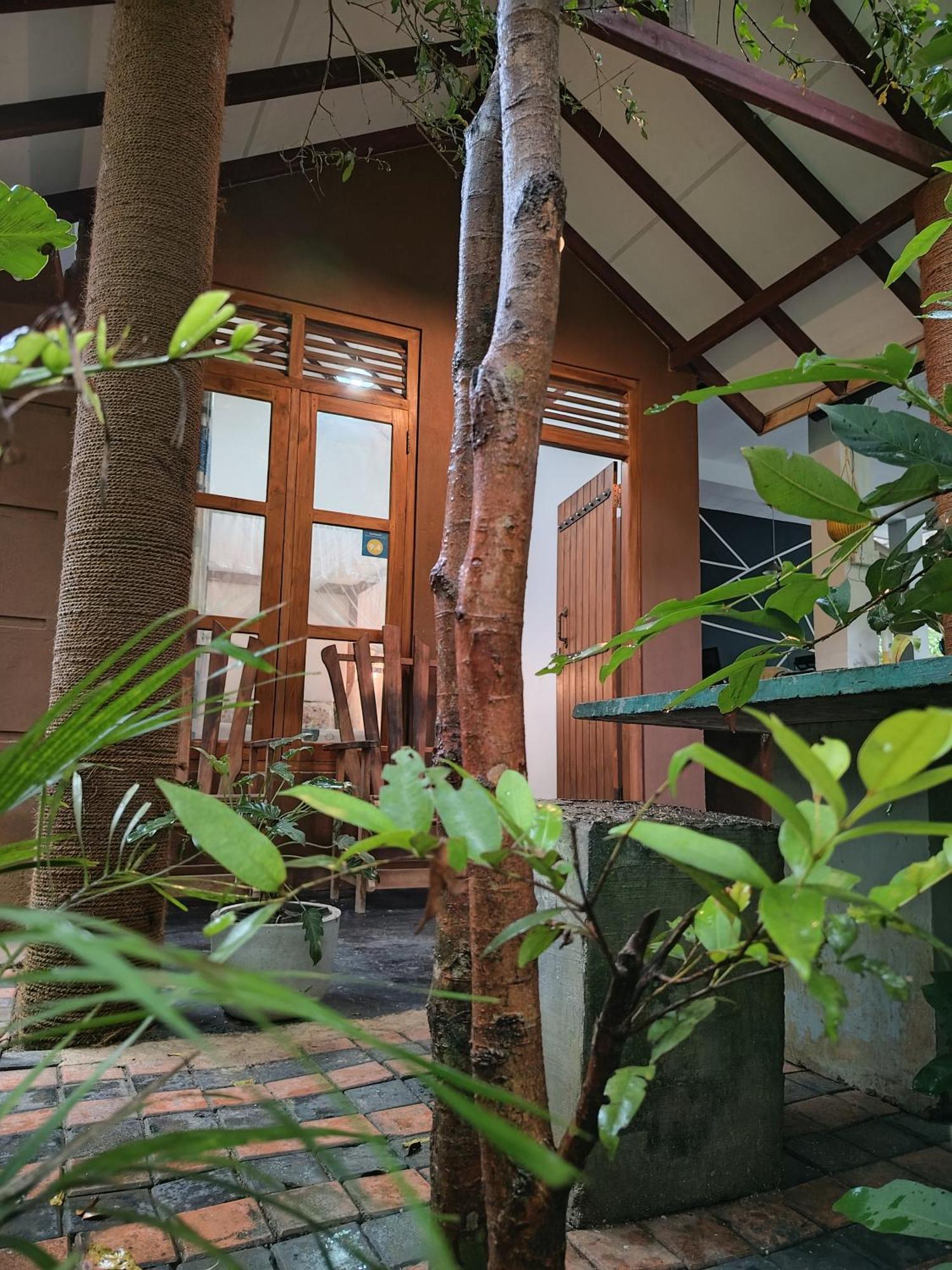 Peacock'S Paradise Safari Hostel Udawalawe Eksteriør bilde