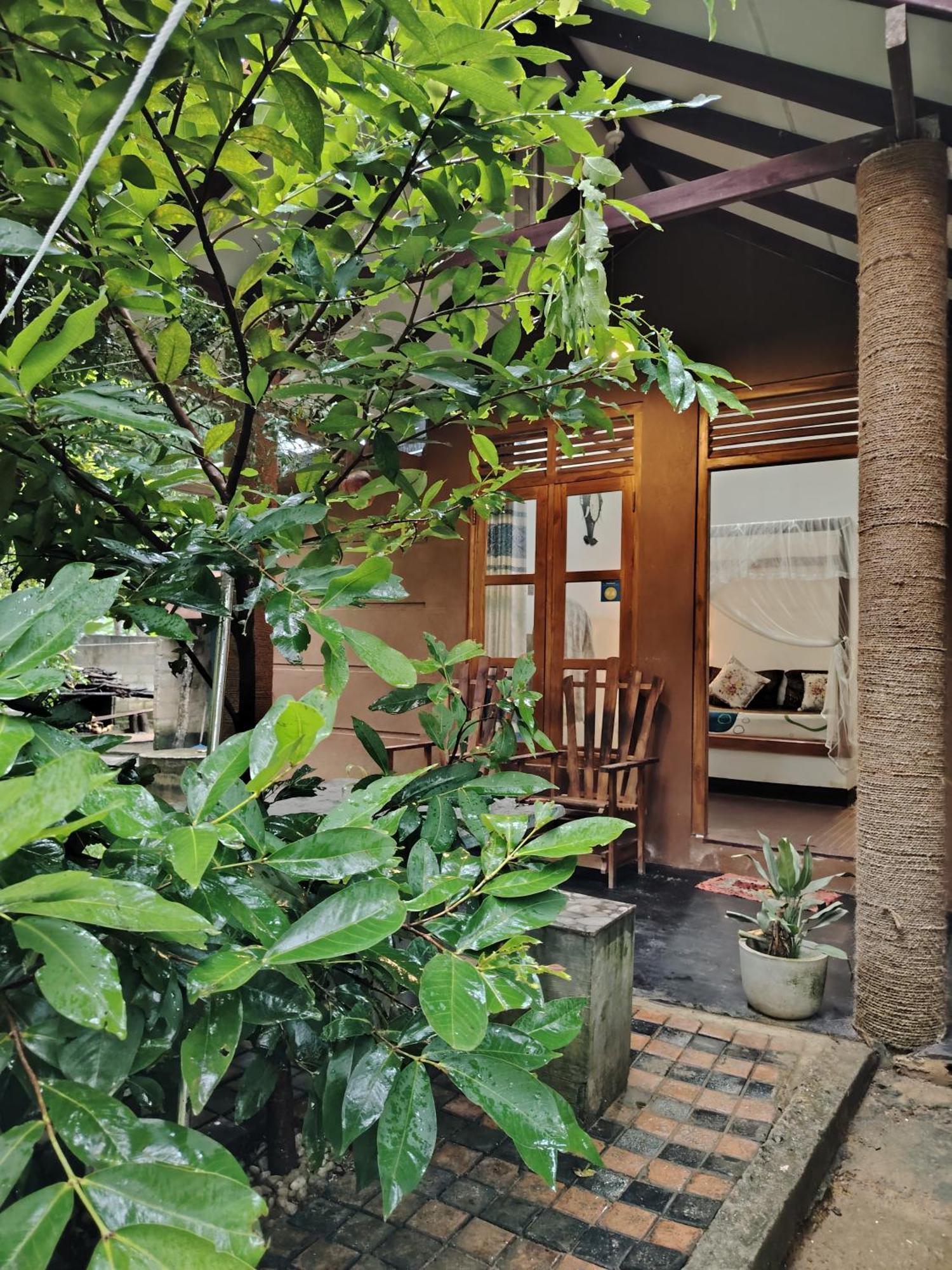 Peacock'S Paradise Safari Hostel Udawalawe Eksteriør bilde